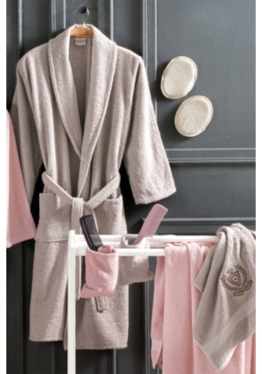 Güvenal Asya 16 Parça Kutulu Çeyizlik Aile Bornoz Seti