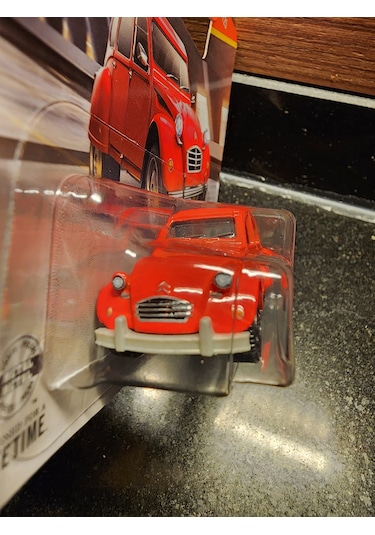 Matchbox 1/64 2024 1970 Citroen 2cv