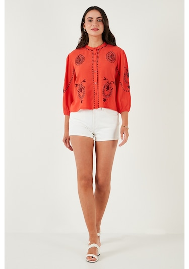 Lela Nakış Işlemeli Truvakar Kol Hakim Yaka Pamuklu Şile Bezi Bayan Gömlek 611Bz0044 Mercan