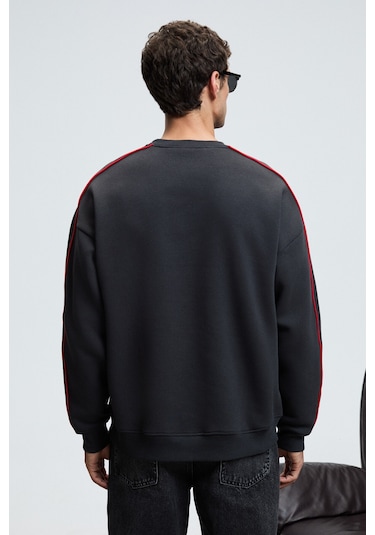 Grimelange LEIF Erkek Kolları Biyeli Önü Baskılı Yuvarlak Yaka Oversize Antrasit Sweatshirt
