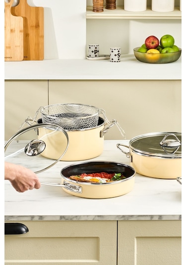 Karaca  Erva 14 Parça İndüksiyon Tabanlı Emaye Çeyiz Seti Krem