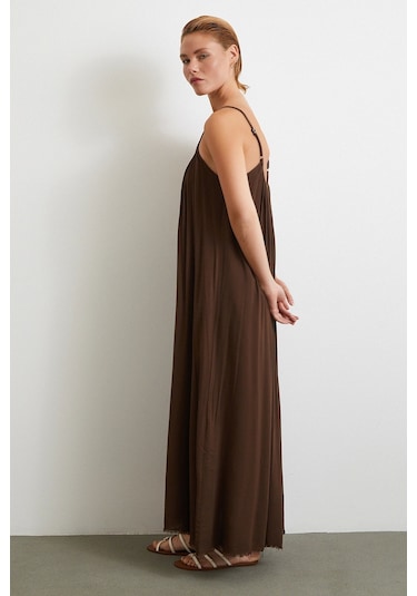 Askılı Piliseli Geniş Elbise Kahve Kahve