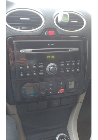 Ford Fiesta - C-Max Transit Oto Teyp Çerçevesi 2005 2006