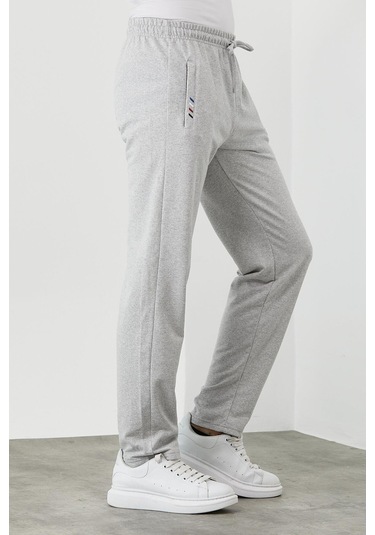 Erkek Gri Fermuar Cep Nakış Detaylı Düz Paça Rahat Kesim Eşofman Altı gri