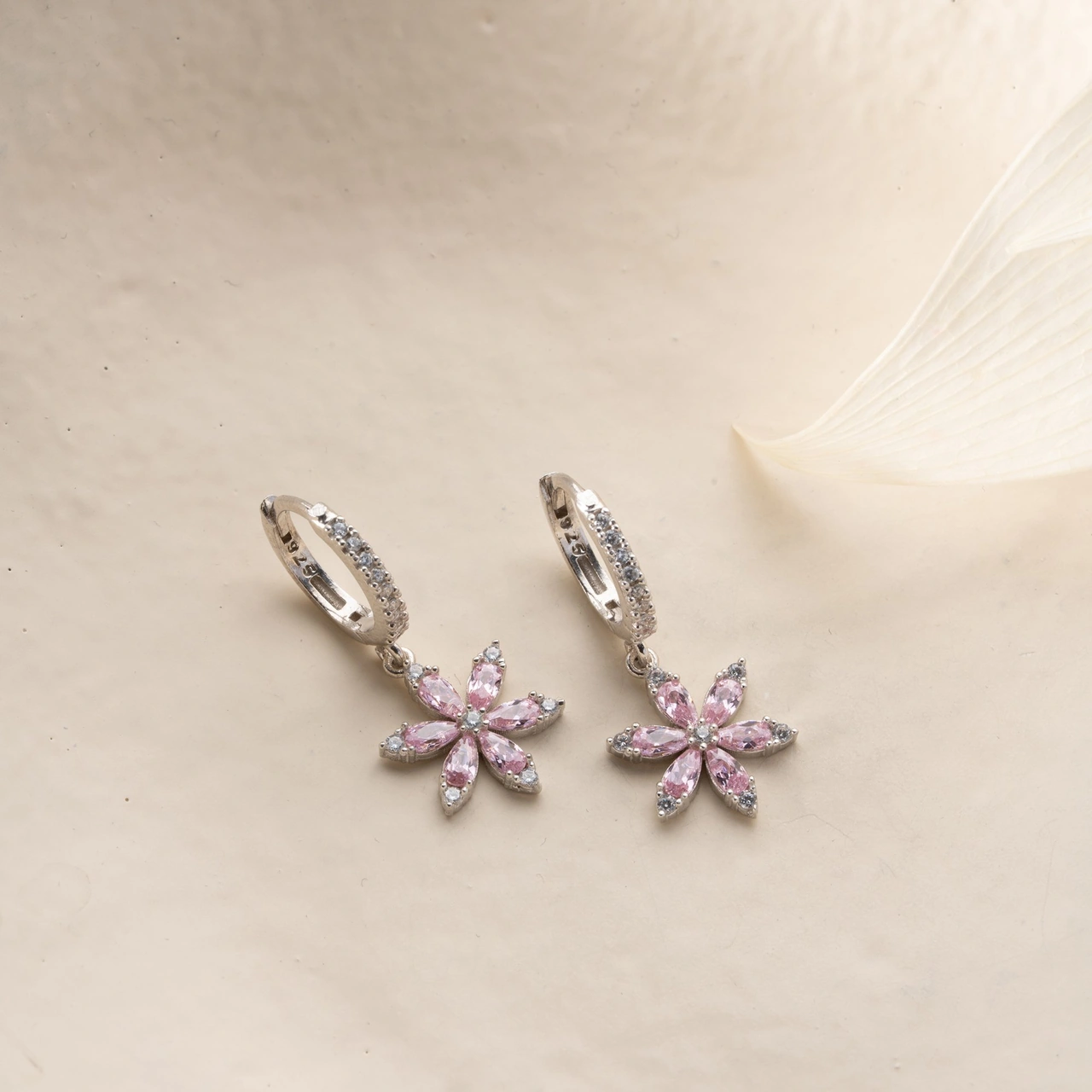 925 Ayar Gümüş Pembe Taşlı Çiçek Küpe Altın