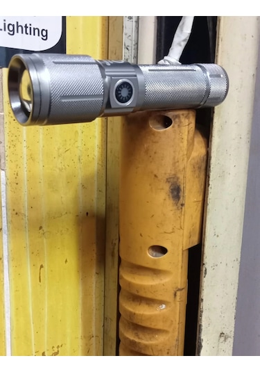 Gold Police Gp-215 Pro Şarjlı El Feneri Pm10 Led Mıklatıslı Çok Renkli