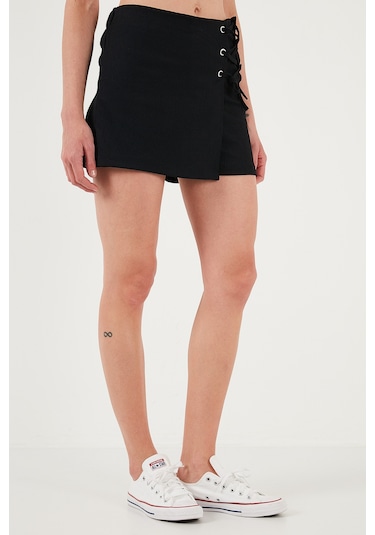 Lela Streç Bağlamalı Slim Fit Yüksek Bel Mini Bayan Şort Etek 5865745 Siyah Lela Streç Bağlamalı Slim Fit Yüksek Bel Mini Bayan Şort Etek 5865745 Siyah