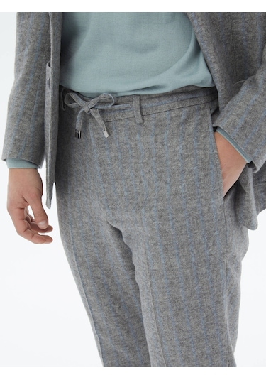 Gri Çizgili Modern Fit Yün Karışımlı Takım Elbise Gri