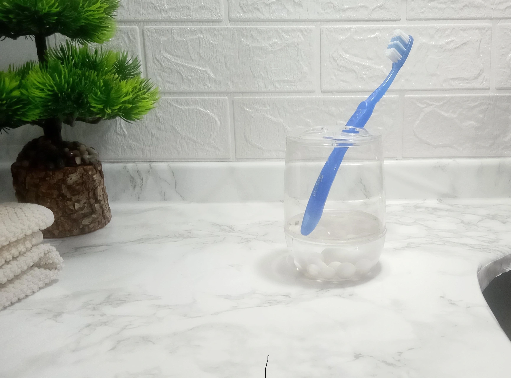 2 Adet Diş Fırçalık Beyaz İncili Akrilik 8x8x11cm Banyo Seti Çok Renkli