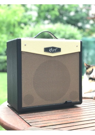 Cort Cm15R Black Elektro Gitar Amfisi