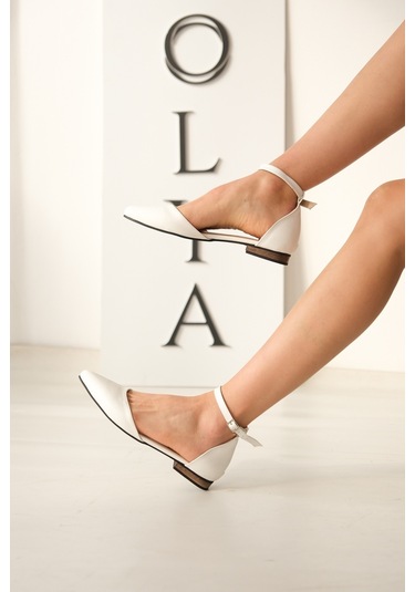 Misty Beyaz 2 Cm Topuklu Bilekten Bantlı Sivri Burun Günlük Babet Beyaz