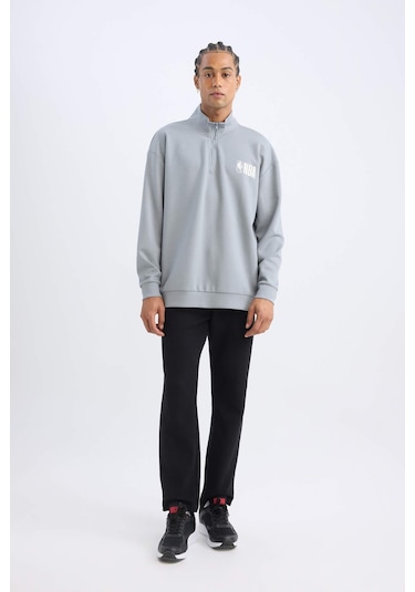 DeFactoFit NBA Wordmark Oversize Geniş Kalıp Fermuarlı Dik Yaka Sırt Baskılı Skuba Dalgıç Kumaş Sweatshirt C8917AX24AUGR445