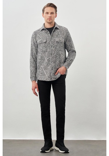 Siyah Uzun Kol Kendinden Desenli Gabardin Sert Yaka Kapaklı Cep Pamuklu Classic Comfort Fit Gömlek 1004245167 Siyah