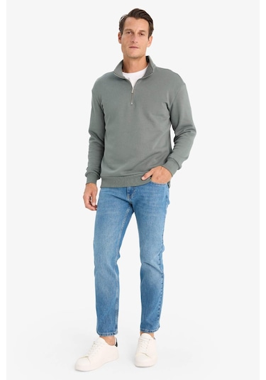 DeFacto Comfort Regular Fit Rahat Kalıp Fermuarlı Dik Yaka Basic Düz Sweatshirt X7405AZ24AUGN1269 DeFacto Comfort Regular Fit Rahat Kalıp Fermuarlı Dik Yaka Basic Düz Sweatshirt X7405AZ24AUGN1269