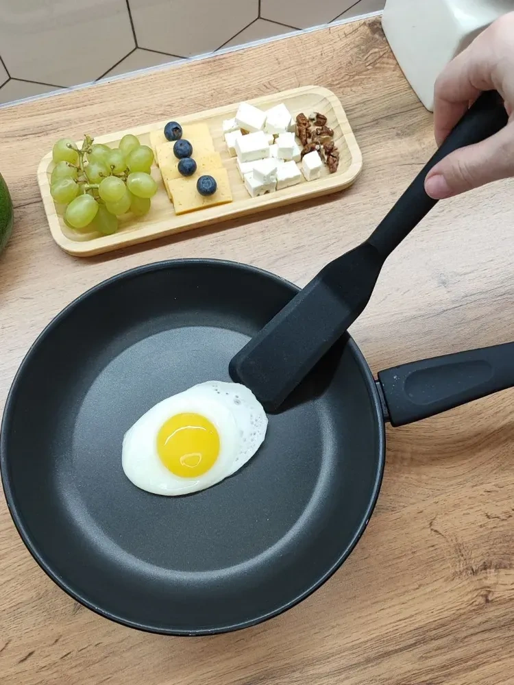 Konesam Silikon Mutfak Spatula, 25 Cm, Isı Dayanıklı, Teflon Tencere Uyumlu, Pişirme Ve Karıştırma Aracı - Siyah, 1 Adet
