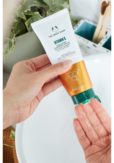 The Body Shop Vitamin C Arındırıcı Peeling 100 Ml