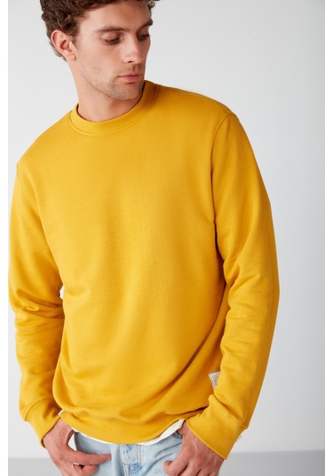 Travis Erkek Yumuşacık Kumaşlı Regular Fit Yuvarlak Yakalı Safran Sarı Sweatshirt