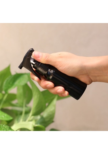 Yifomall Çok Amaçlı Saç Ve Ev İşleri İçin Hafif Plastik Sprey Şişe, 300ml Kapasite, Ayarlanabilir Başlık, Siyah/beyaz