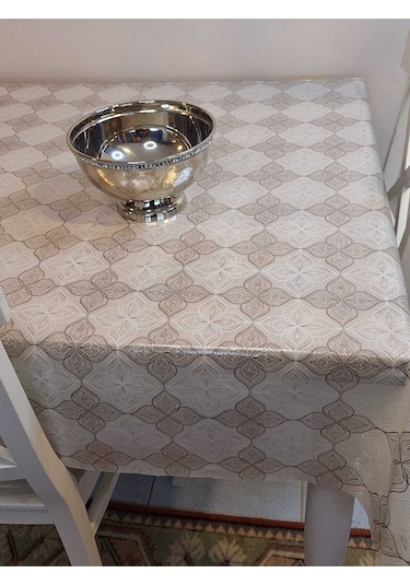 İthal Simli Dantel Görünümlü Silinebilir Pvc Masa Örtüsü Bej
