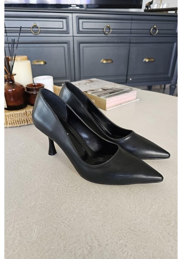 10 1109 Topukla Kadın Kadeh Topuklu 8 Cm Topuklu Stiletto Ayakkabı Siyah Deri