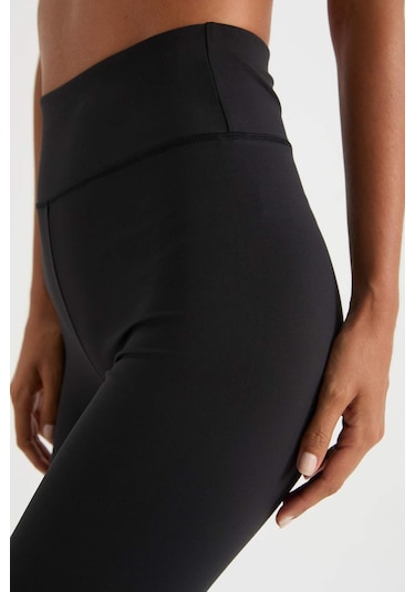 DeFactoFit Siyah Yüksek Bel Beli Saran Biker Esnek Kısa Basic Düz Sporcu Tayt Z6741AZ25SPBK81 SiYAH