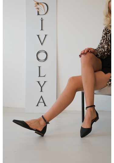 Misty Siyah 2 Cm Topuklu Bilekten Bantlı Sivri Burun Günlük Babet Siyah