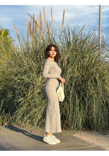 Biçomi Madonna Yaka Uzun Elbise Şardonlu Kumaş Gri W3753 Gri Biçomi Madonna Yaka Uzun Elbise Şardonlu Kumaş Gri W3753 Gri