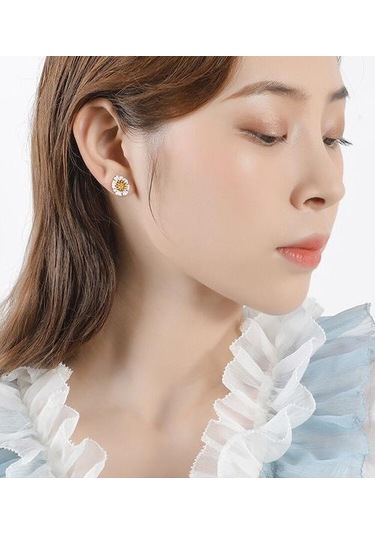 Moda Saplama Küpe Klasik Küçük Papatya Çiçekleri Tatlı Güzel Emaye Takı İyi Hediye Saplama Küpe Altın - Gümüş