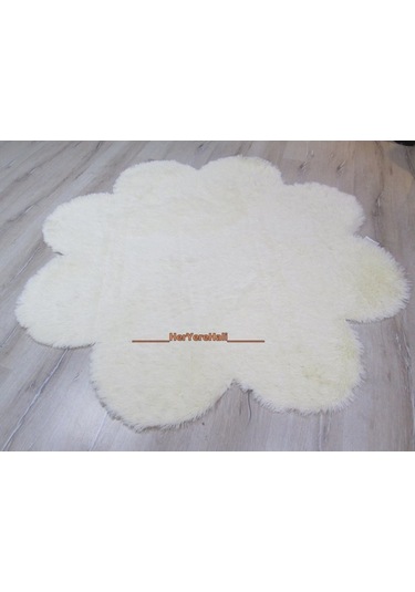 Doğuş Tavşan Tüyü Krem 140 x 140Cm Papatya Şeklinde Halı