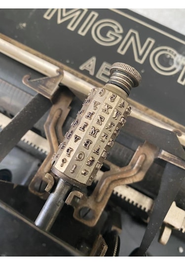 Aeg Mignon Model 4 Antika Daktilo - Koleksiyonluk Ahşap Kasalı Daktilo No1