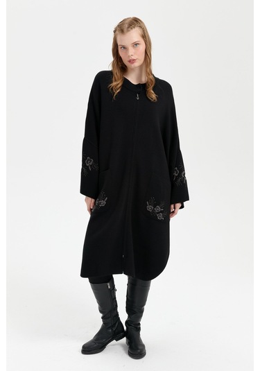 Kadın Dik Yaka Kolu Ve Cebi İşlemeli Panço Siyah Siyah
