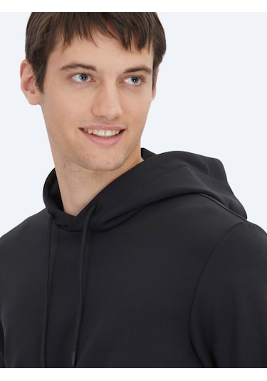 Kip Siyah Kapüşonlu Sweatshırt Siyah