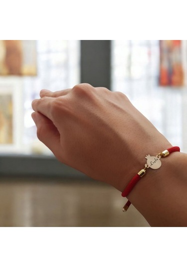 Leyla İsmine Özel İpek Örgülü 14 Ayar Altın Plakalı Nar Motifli Hediye Bileklik-323isim-kırmızı Altın