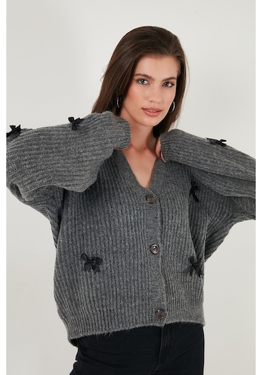 Lela Oversize Fit V Yaka Fiyonk Detaylı Düğmeli Bayan Hırka 4615577 Antrasit