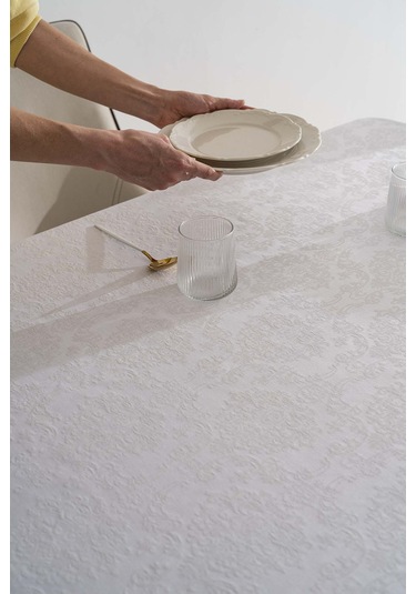 Damascus Beyaz Masa Örtüsü 160x220 Cm Beyaz