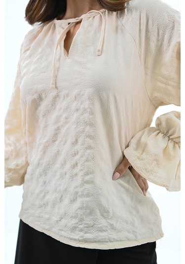 Kadın Yaka Bağlama Detaylı Gömlek 1718-25 001