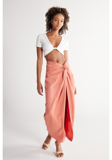 Regular Fit Normal Kesim V Yaka Beyaz Crop Bluz Beyaz