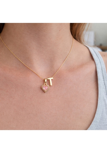 14k Altın Renginde T Harf Pembe Kalpli Minimal Çelik Kadın Kolye Altın