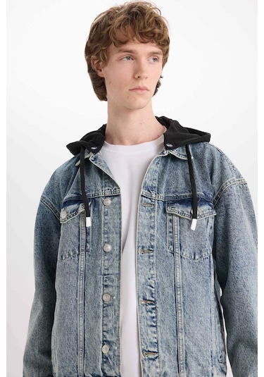 DeFacto %100 Pamuk Oversize Geniş Kalıp Kapüşonlu Düğmeli Mevsimlik Baharlık Jean Ceket D0417AX25SPNM39