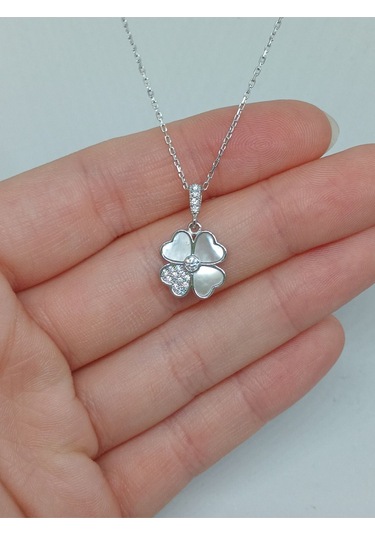 Detaylı Yonca Figürlü 925 Ayar Gümüş Kolye Zarif Ve Şans Sembolü Tasarım Gümüş