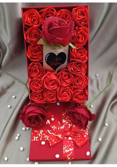 İnci Mode İyiki Doğdun 18+1 Çiçekli Kutu Hediyelik Çiçek Kutusu Kırmızı