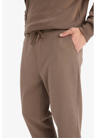 Defacto Regular Fit Beli Bağcıklı Cepli Düz Paça Kalın Eşofman Altı D7836ax25aukh154 Haki Defacto Regular Fit Beli Bağcıklı Cepli Düz Paça Kalın Eşofman Altı D7836ax25aukh154 Haki