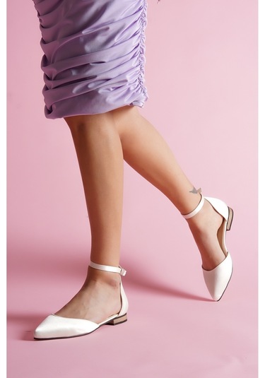 Misty Bej Saten 2 Cm Topuklu Bilekten Bantlı Sivri Burun Günlük Babet Bej