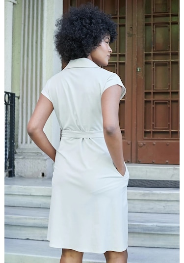 Kadın İpeksi Modal Kumaş Yakalı Düşük Omuzlu Diz Altı Kuşaklı Düğmeli Elbise-taş Taş