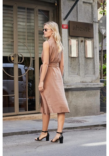 Kadın İpeksi Modal Likrasız Kumaş Anvelop Kruvaze Yakalı Cepli Bağcıklı Midi Boy Diz Altı Elbise-fındık Kabuğu Fındık Kabuğu