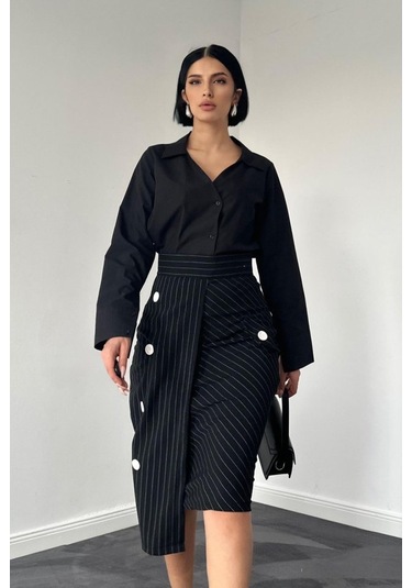 The İstanbul Siyah Çizgili Poliviskon Etek Siyah