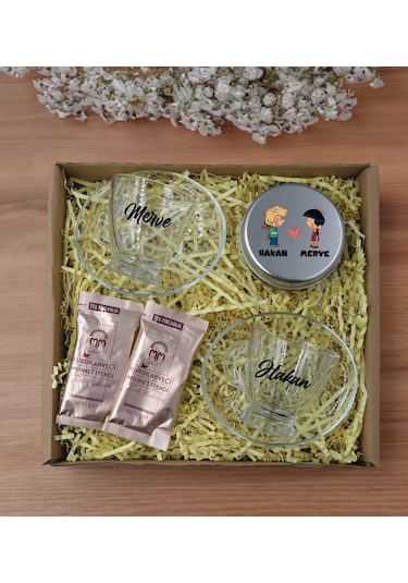 Bk Gift Kişiye Özel İsimli 2li Cam Kahve Fincanı & Türk Kahvesi & Gümüş Metal Kutuda Kokulu Mum Hediye Seti-2, Sevgiliye Hediye, Yıl Dönümü Hediyesi K