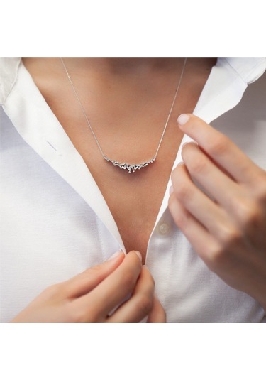 Baget Pırlantalı Yay Kolye