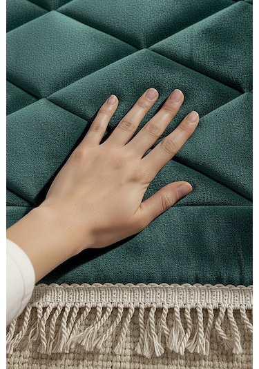 Zümrüt Yeşili Kapitone Dolgulu Lüks Seccade 65x115 Cm Yeşil