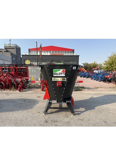 Belotti Karmator Elektrikli Yem Karma Makinesi 220 Volt-1 M³